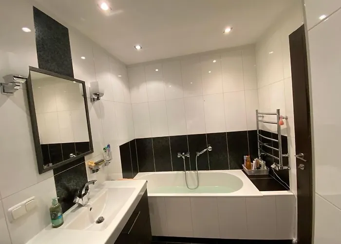 Apartamentai Prie Kalnu Parko شقة *